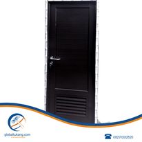 pintu aluminium hitam kisi kisi angin